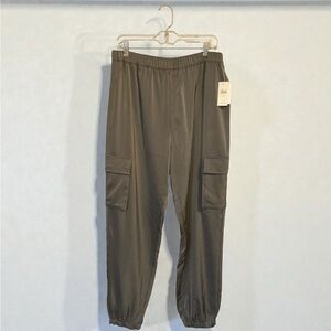 Splendid Satin jogger size XL